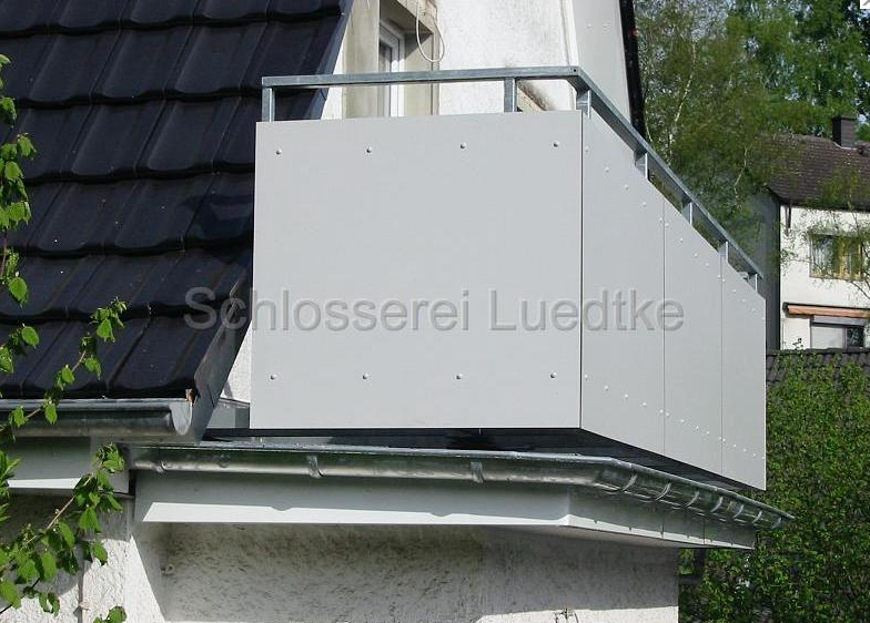 Norbert Lüdtke, Bau- & Kunstschlosserei. Ob Schmieden, Schweißen, Nieten, Biegen, oder Walzen, wir bieten Ihnen eine zeitgemäße, flexible und formschöne Lösung & mehr.