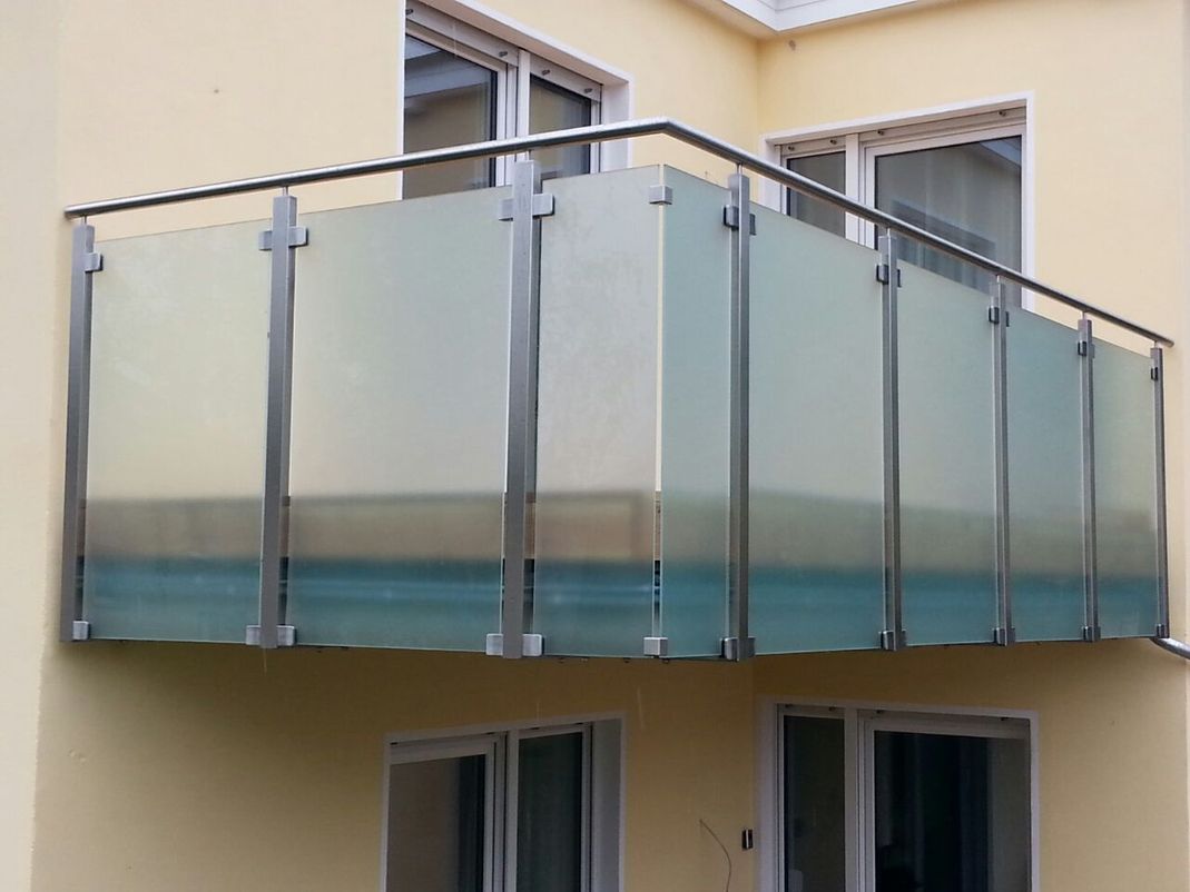 AIKO Edelstahl Metallbau. Das Nützliche mit dem Schönen verbinden! AIKO ist Ihr Ansprechpartner rund um Metallbau, Edelstahl, Glas sowie Holz. Wir realisieren Ihre Ideen und Wünsche