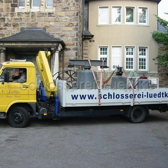 Norbert Lüdtke, Bau- & Kunstschlosserei. Ob Schmieden, Schweißen, Nieten, Biegen, oder Walzen, wir bieten Ihnen eine zeitgemäße, flexible und formschöne Lösung & mehr.