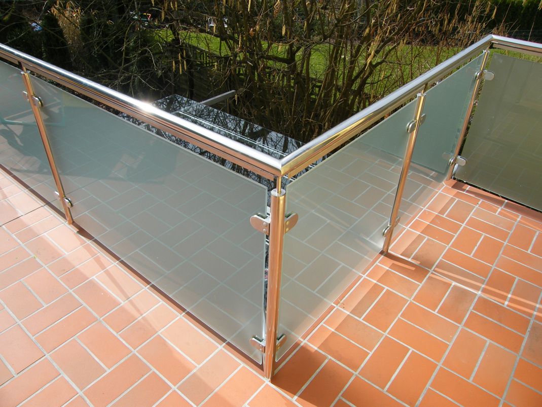 AIKO Edelstahl Metallbau. Das Nützliche mit dem Schönen verbinden! AIKO ist Ihr Ansprechpartner rund um Metallbau, Edelstahl, Glas sowie Holz. Wir realisieren Ihre Ideen und Wünsche