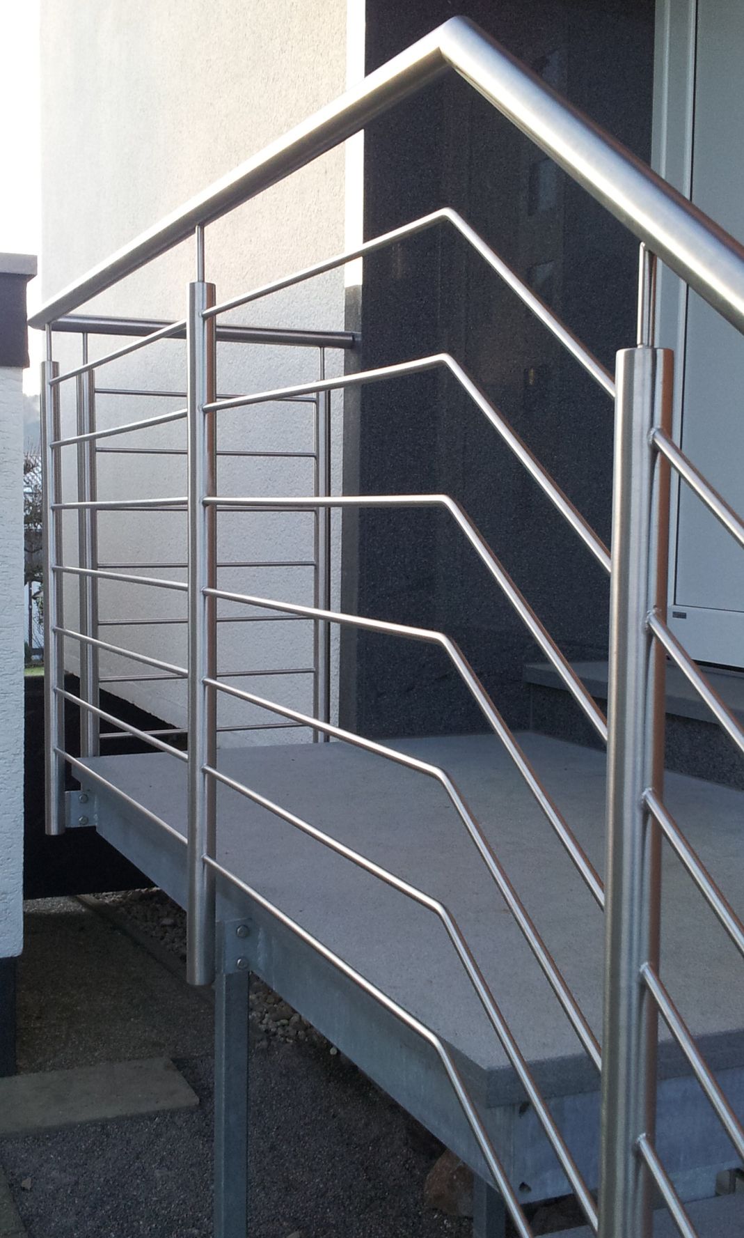 AIKO Edelstahl Metallbau. Das Nützliche mit dem Schönen verbinden! AIKO ist Ihr Ansprechpartner rund um Metallbau, Edelstahl, Glas sowie Holz. Wir realisieren Ihre Ideen und Wünsche
